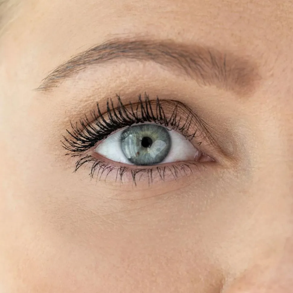 Beyond Volume & Curl Waterproof Mascara, Sort