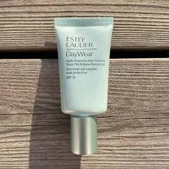 DayWear Sheer Tint SPF 15 Moisturizer Creme, 30 ml