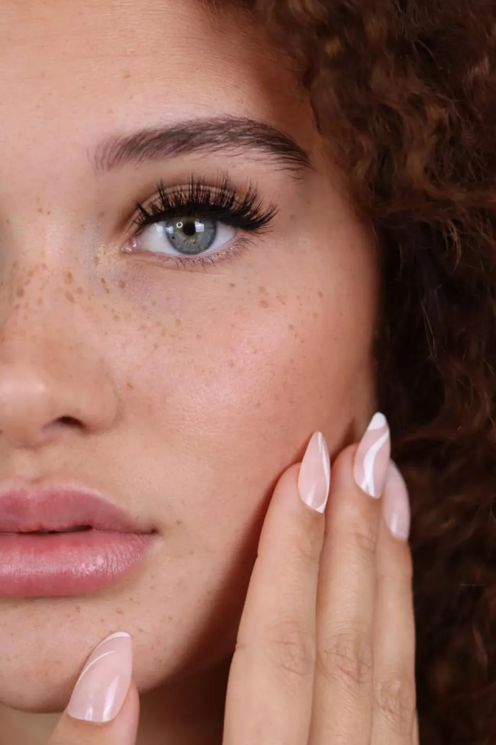 Doll-Like Nude Lashes