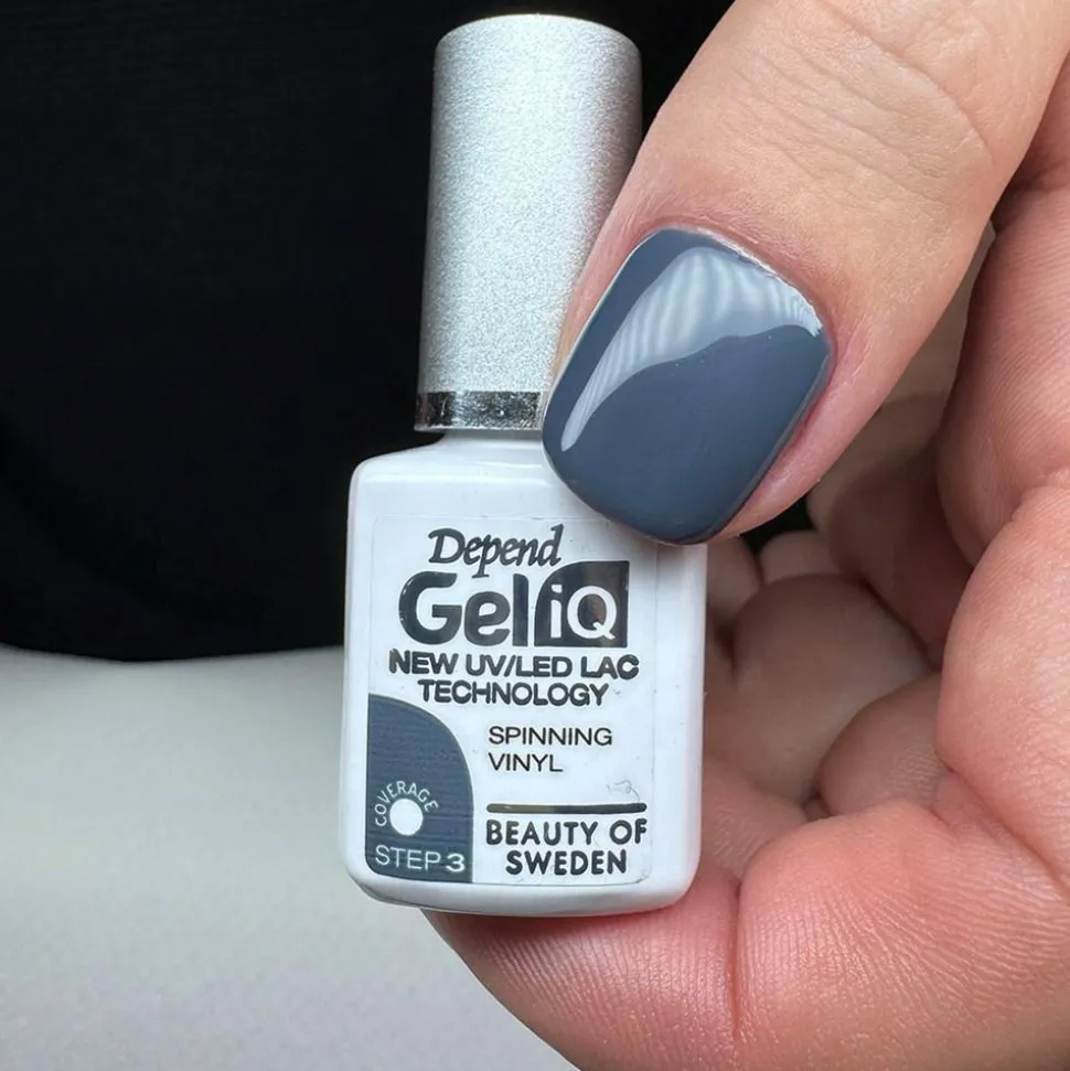 Gel iQ Nail Polish, 1133 Spinning Vinyl