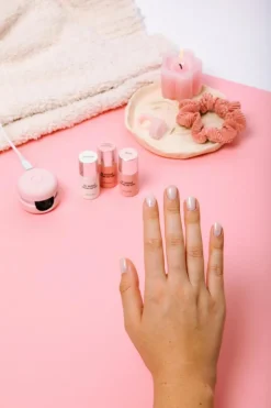 Gel Polish, Chantilly