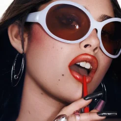 Lipglazer Glossy Lipliner, Velvet Teddy