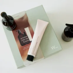 Love The Skin You're In Daily Facial Routine Gaveæske