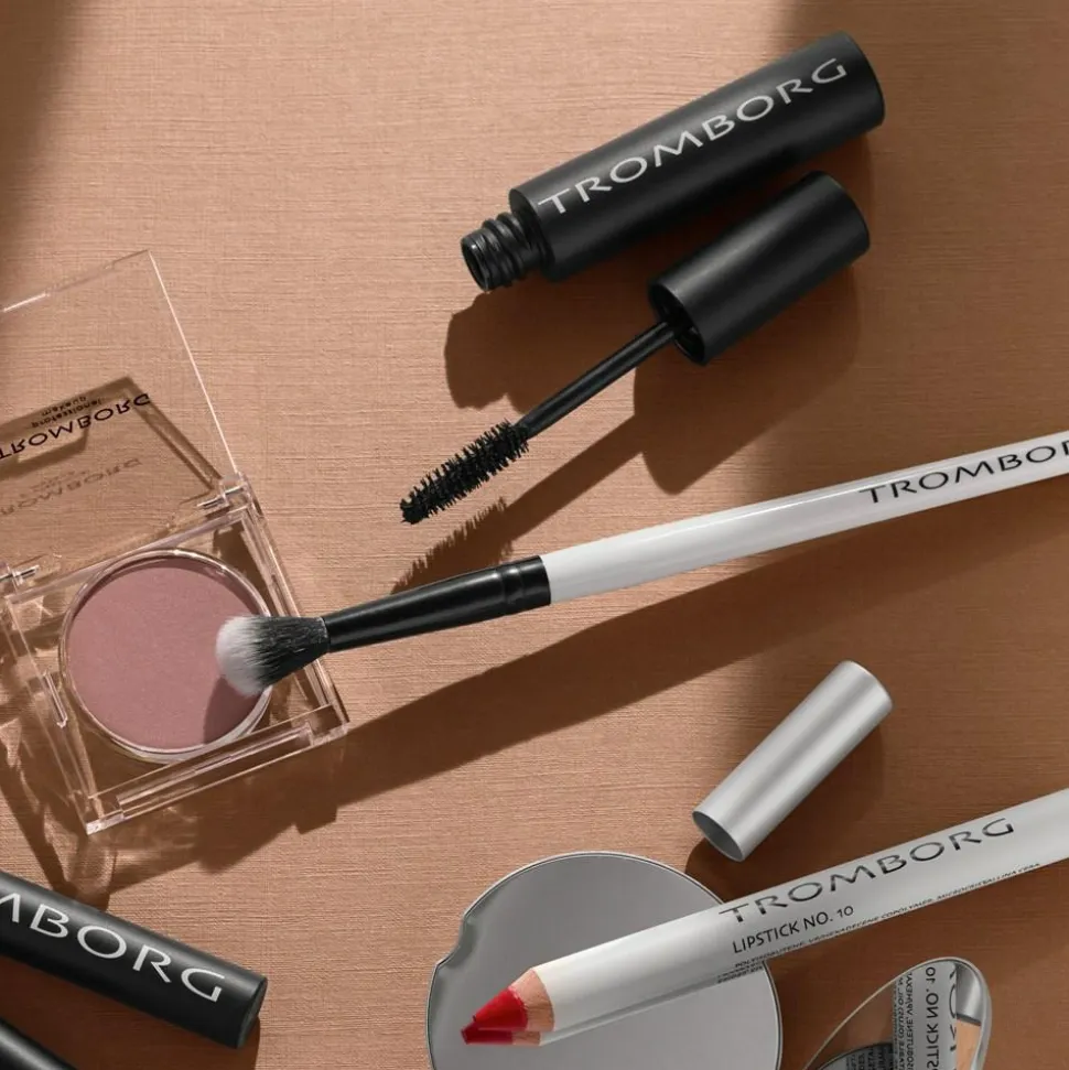 Mascara, Black