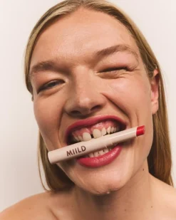 Sheer Lip Tint, 04 Earthy