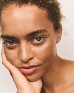 Skin Light Natural Liquid Foundation, 01 Sky