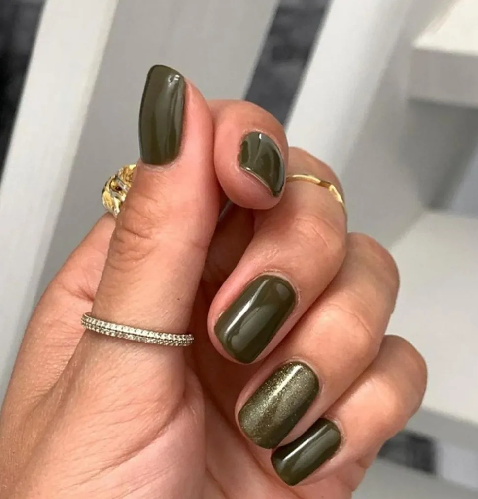 Vinylux Nail Polish, 327 Cap & Gown